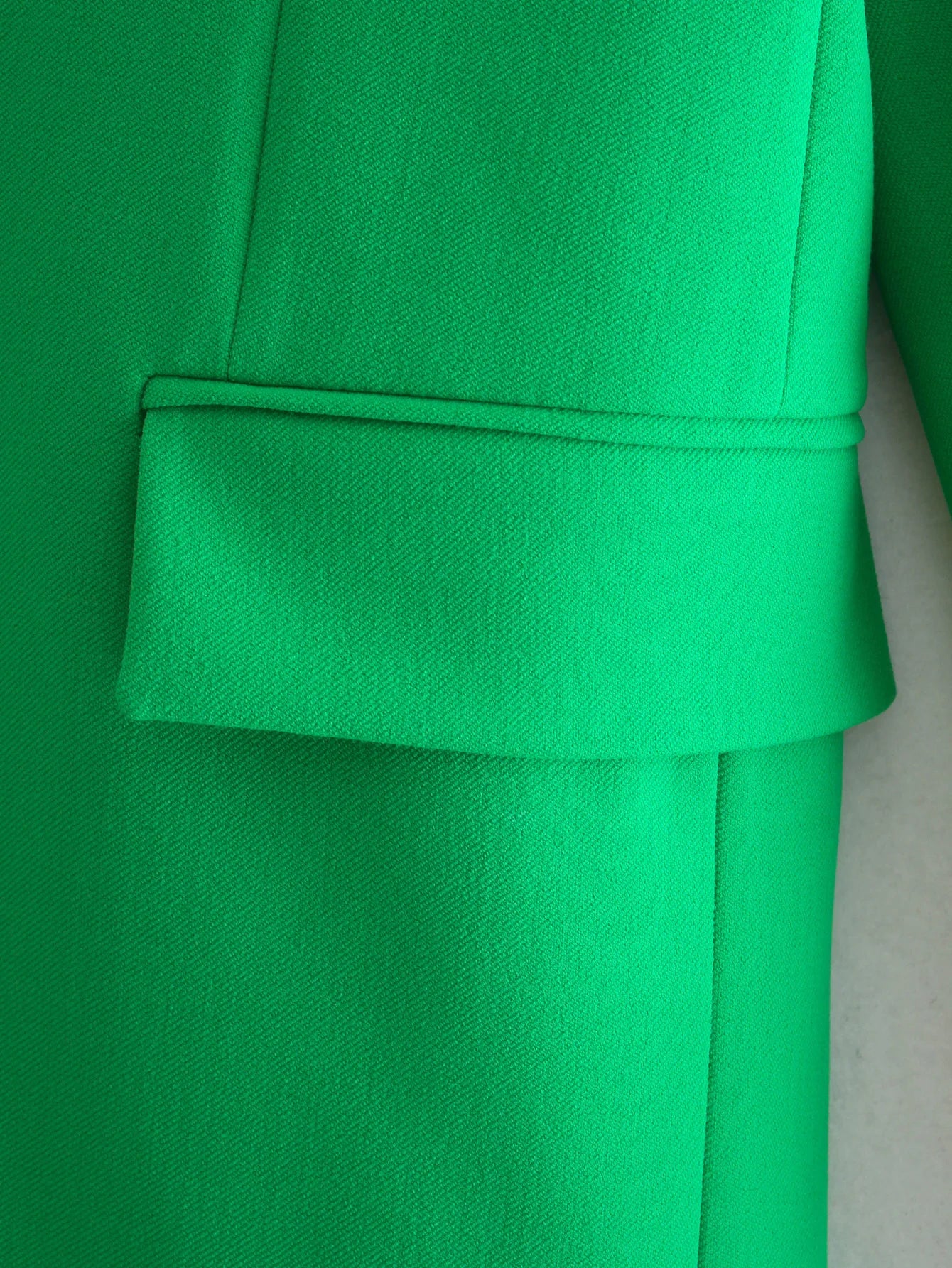 Oversized blazer in green matching suit set with skirt image 10